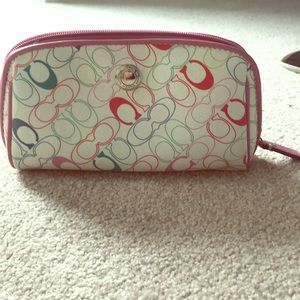 Cosmetic bag